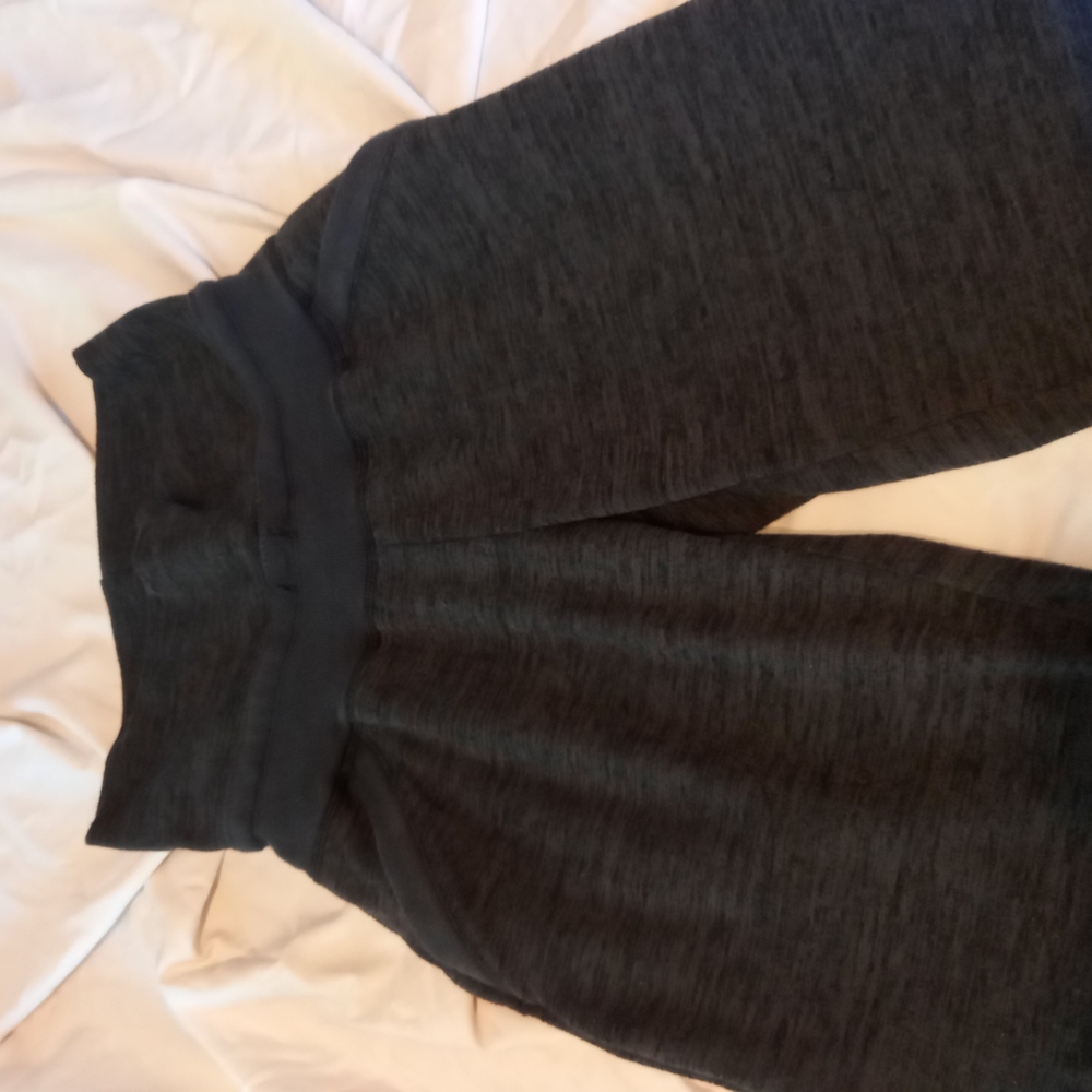 Athleta Capri's sweatpants